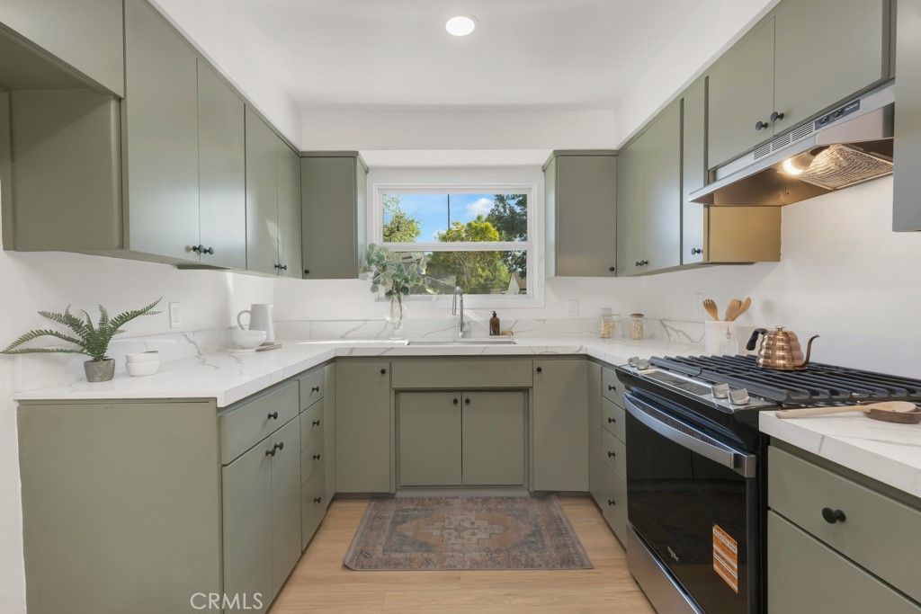 Photo of 16125 Haynes Street, Van Nuys, CA 91406 (MLS # PW26060330)