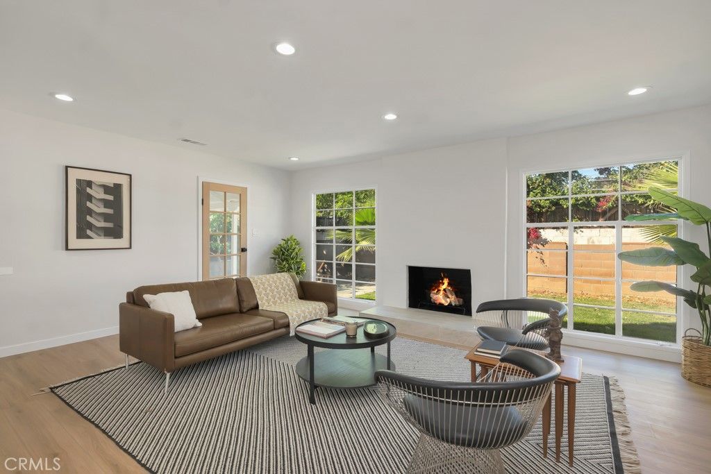 Photo of 16125 Haynes Street, Van Nuys, CA 91406 (MLS # PW26060330)