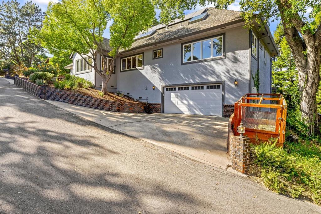 3785 Live Oak Lane