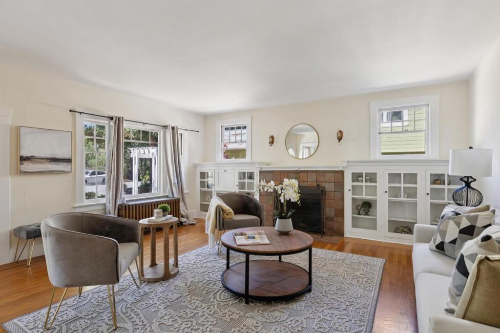 246 Palo Alto Avenue