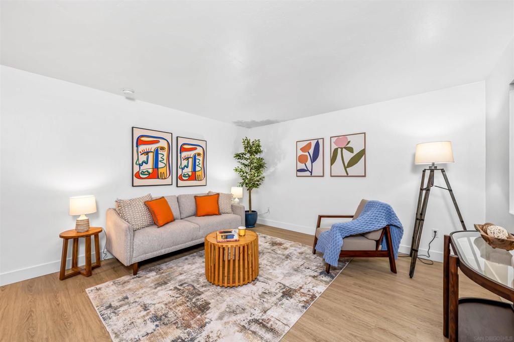 1030 Robinson Ave 108