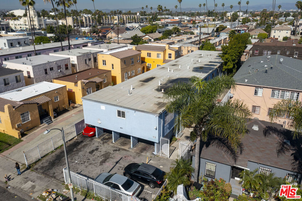 Properties 3 921 W 82nd Street