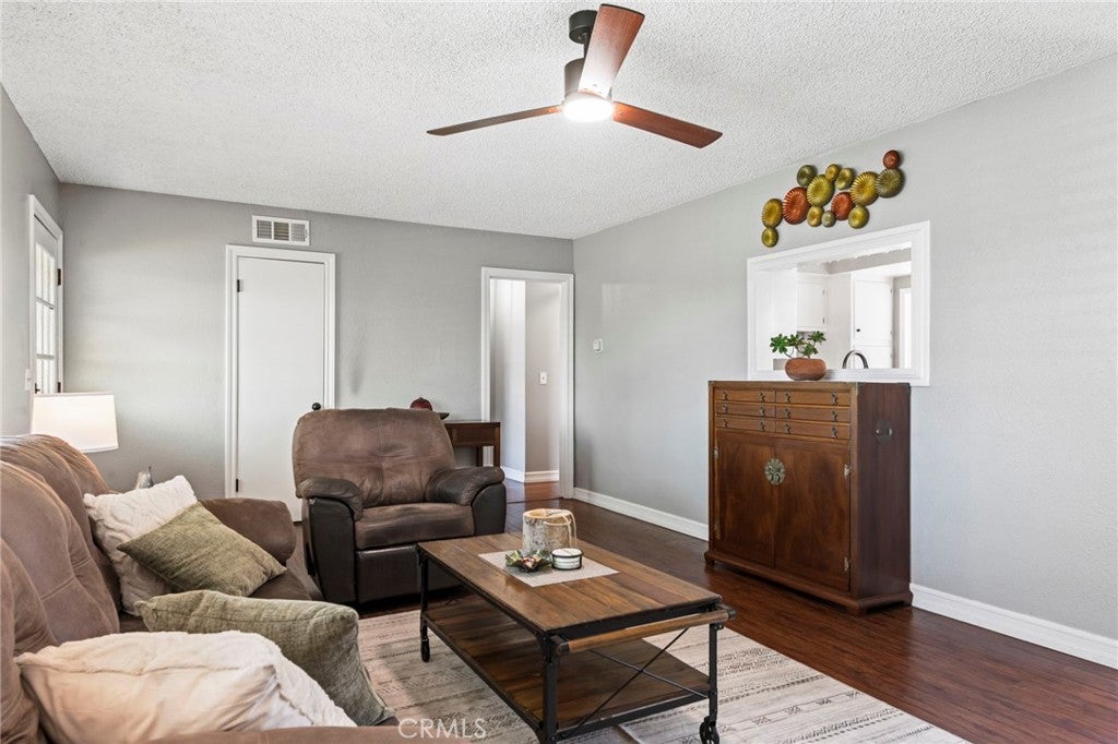 1521 Kenneth Drive