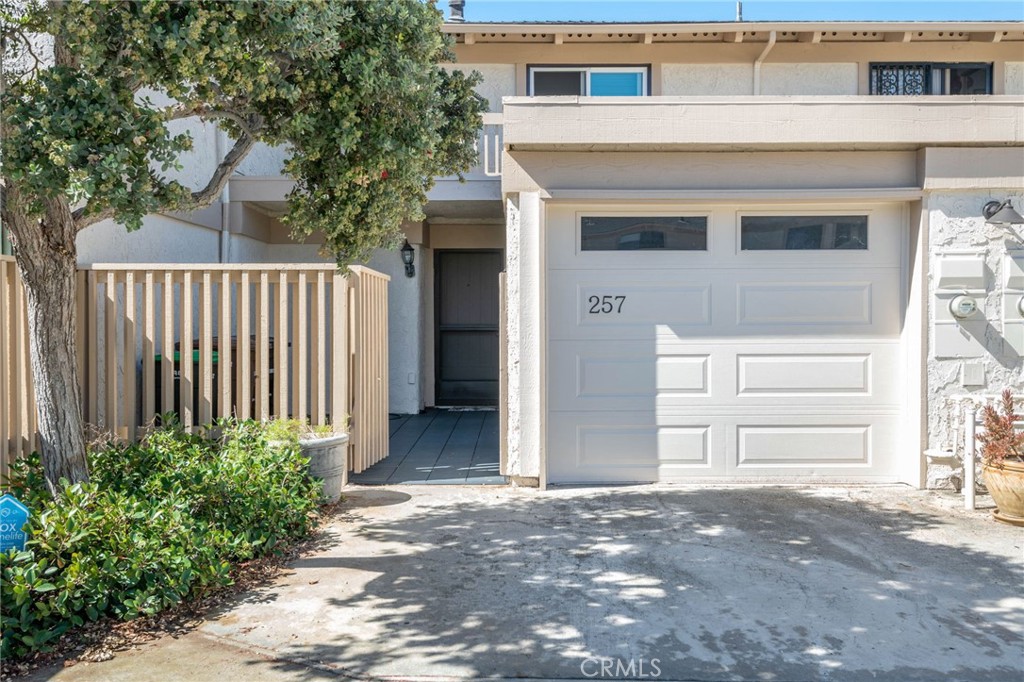 257 Avenida Adobe