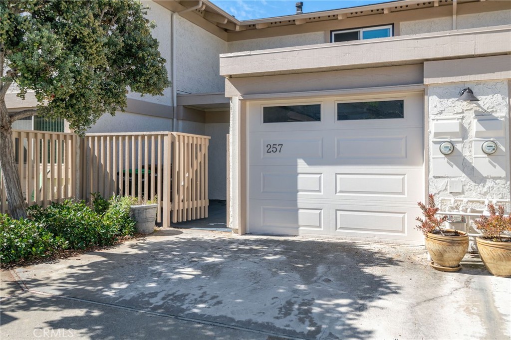 257 Avenida Adobe