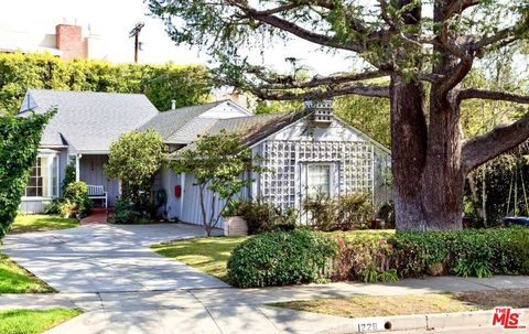 Photo of 1228 Peck Drive, Los Angeles, CA 90035 (MLS # 26635079)