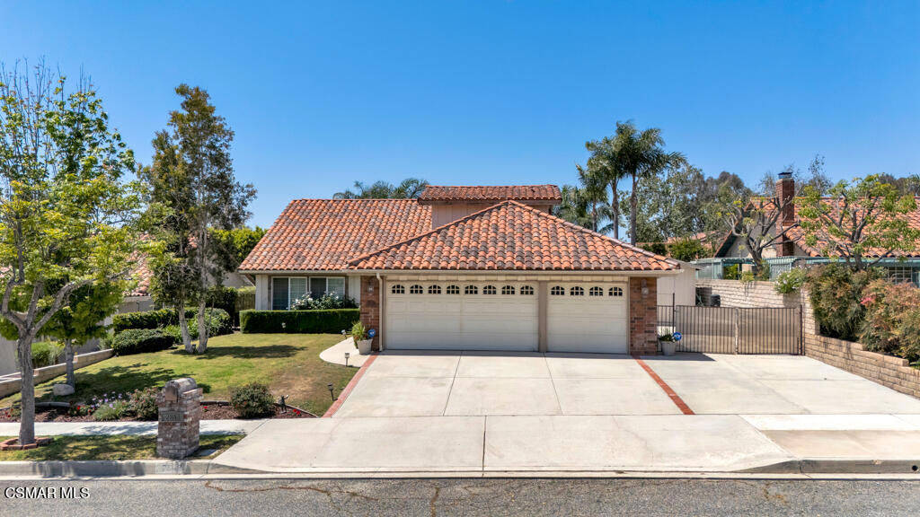 2863 Sapphire Avenue