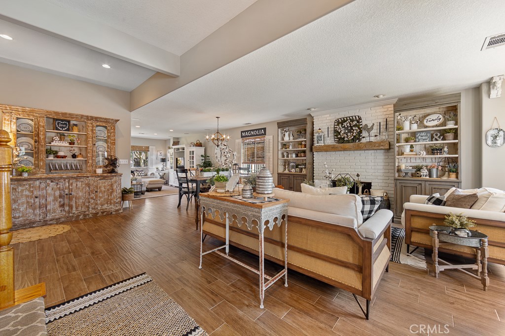 6241 E Vernon