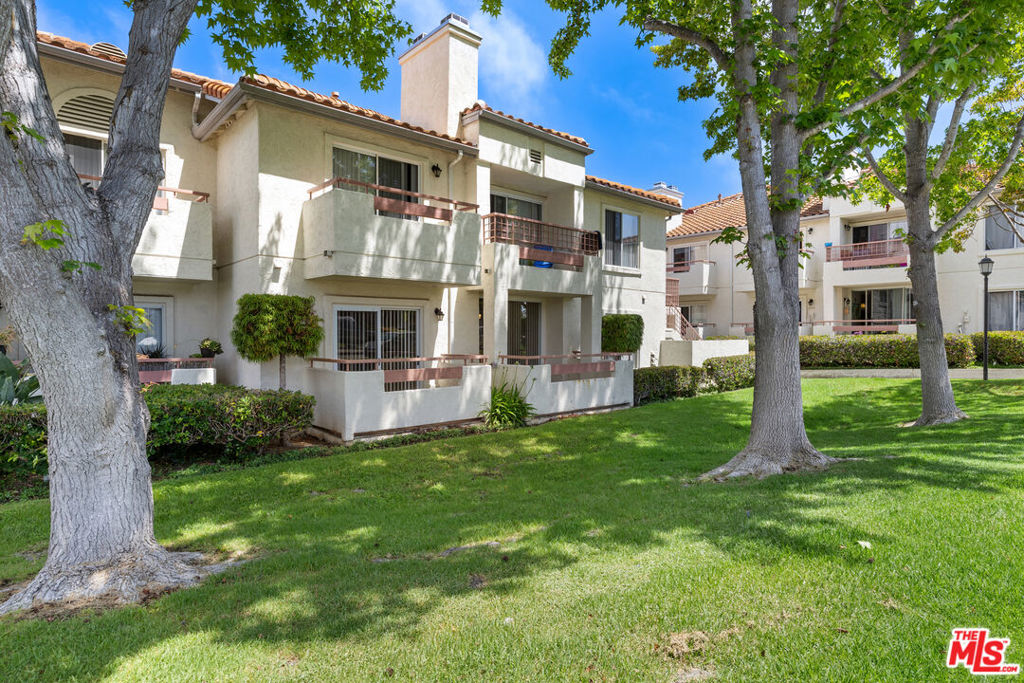 445 Ribbon Beach Way 277