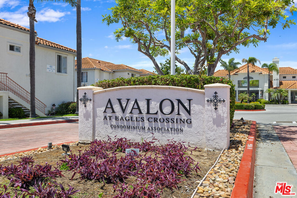 445 Ribbon Beach Way 277