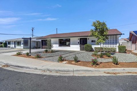 520 Palmer Drive Hemet CA 92543