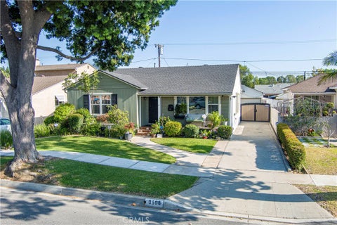Tiny photo for 3508 Arbor Road, Lakewood, CA 90712 (MLS # DW26157722)