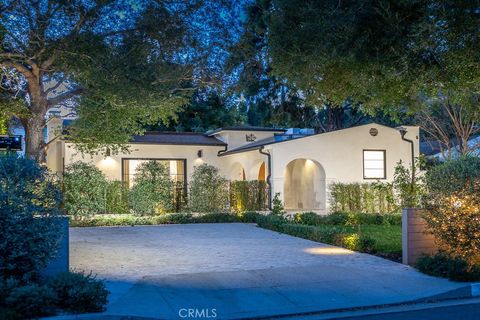 4935 Agnes Avenue Valley Village CA 91607