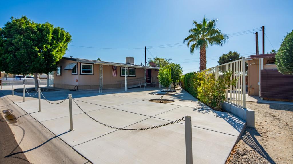 Tri Palm Estates - Manufactured In Park