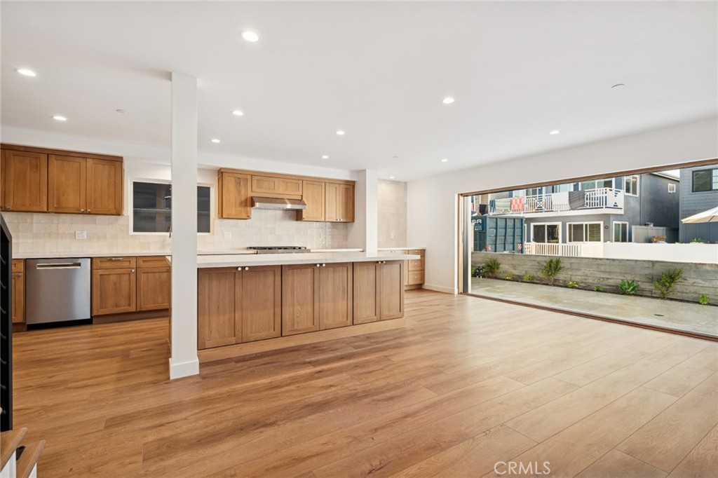 Newport Shores (NEWS) - Residential Lease