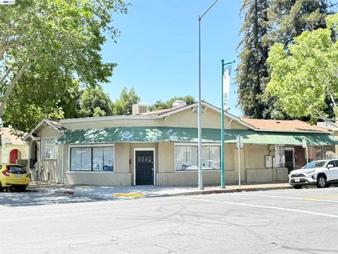 Photo of 379 Bancroft Ave, San Leandro, CA 94577 (MLS # 41134887)