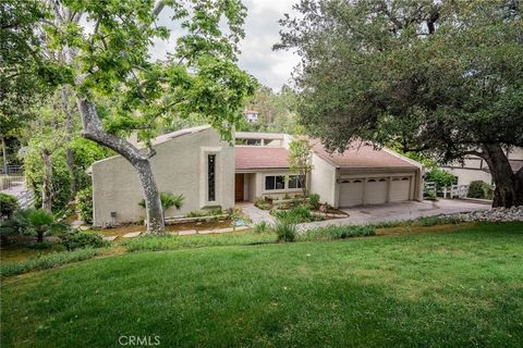 Photo of 109 Bell Canyon Road, Bell Canyon, CA 91307 (MLS # SR26080178)
