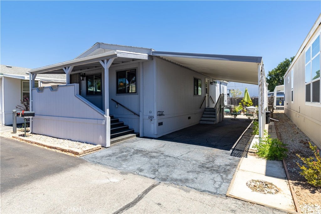 1215 El Camino Real 61