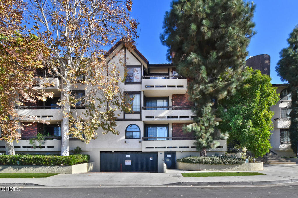 Welcome to 5534 Encino Ave. Flooded with natural light, this beautifully finished 2-bed, 2-bath condo offers the ideal blend of comfort, style, and convenience. Step inside to an open-concept layout and an updated kitchen with newer cabinetry and stainless-steel appliances -- perfect for both everyday living and casual entertaining.The spacious primary suite features a cozy fireplace and a newly refreshed ensuite with dual vanities and great storage. A second bedroom sits on the opposite side of the unit, ideal for guests, a home office, or gym.Additional perks include side-by-side in-unit laundry and two dedicated parking spaces in a secure garage -- all in a well-maintained building close to Ventura Blvd hotspots, shops, and commuter access.