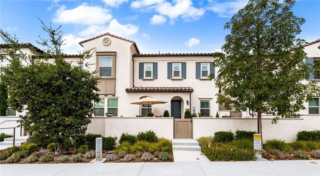 Photo of 1419 N Indian Hill Boulevard, Claremont, CA 91711 (MLS # CV25222633)
