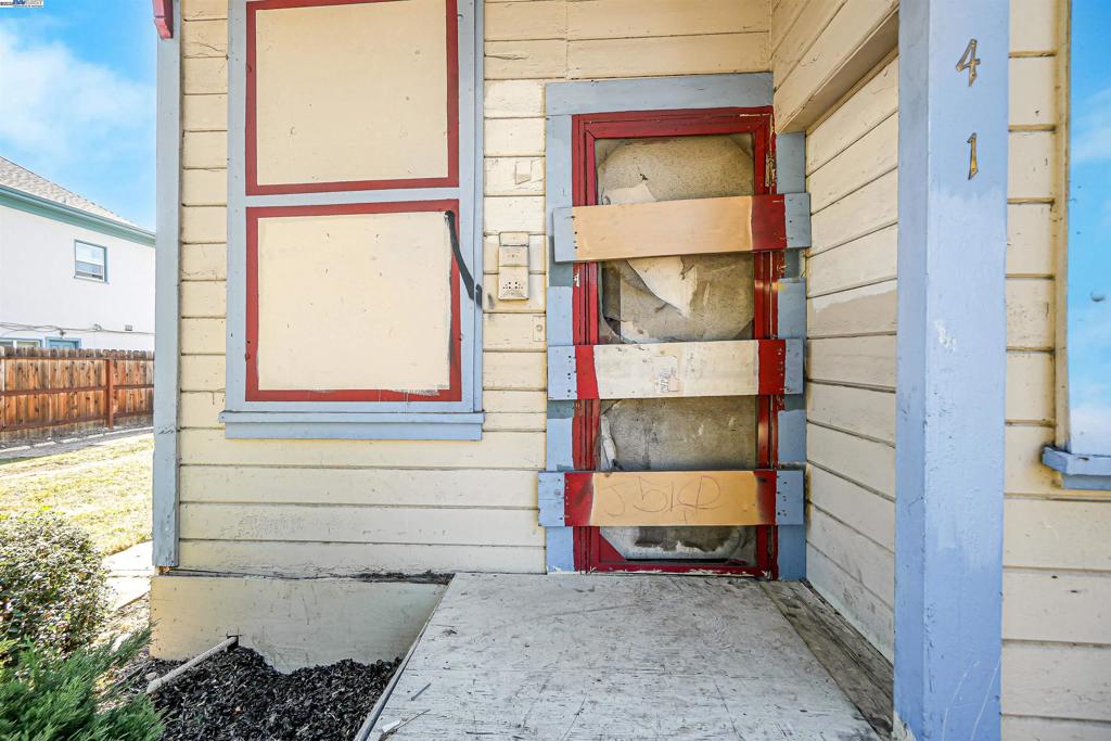 UPPER B STREET - Residential