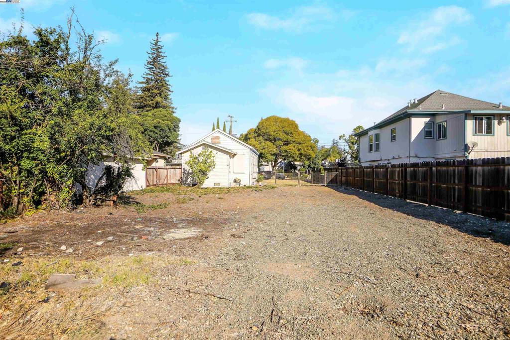 UPPER B STREET - Residential