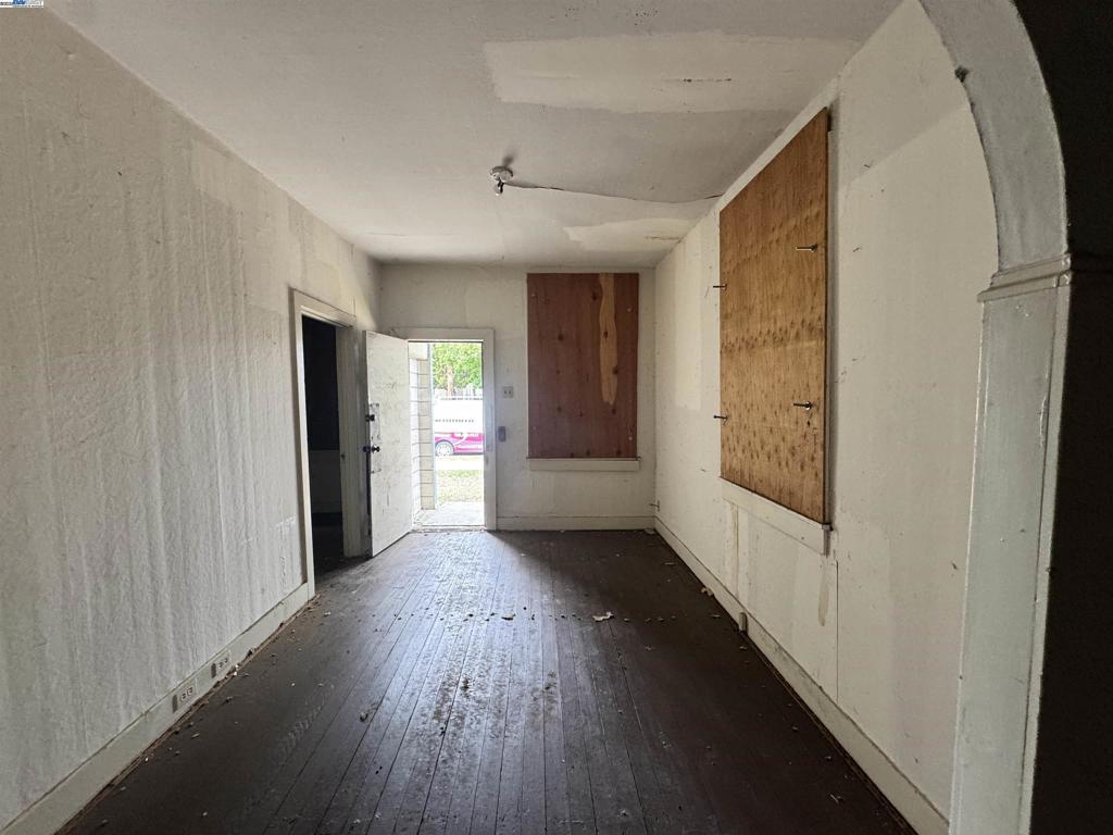 UPPER B STREET - Residential