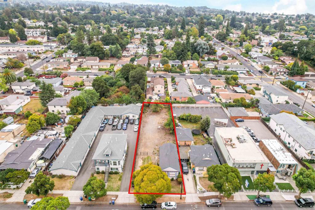 UPPER B STREET - Residential