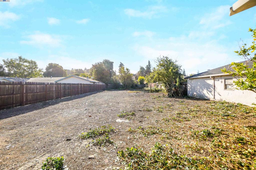 UPPER B STREET - Residential