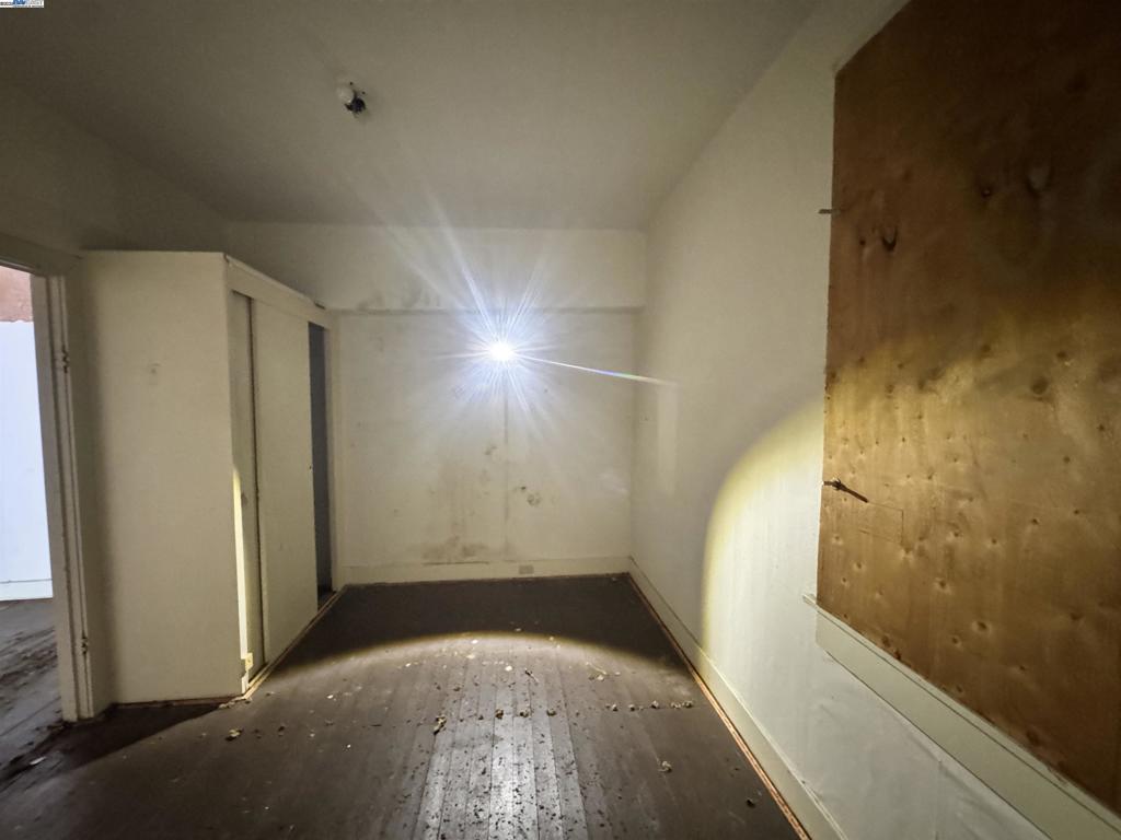 UPPER B STREET - Residential