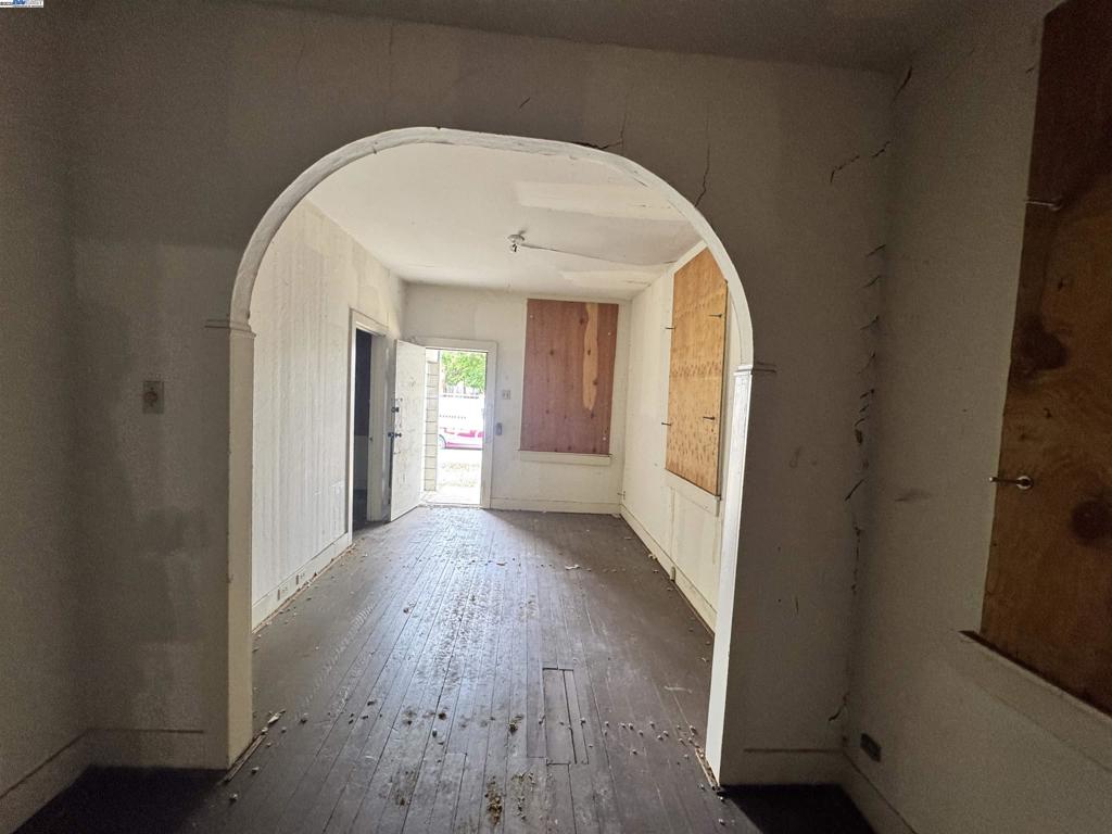 UPPER B STREET - Residential