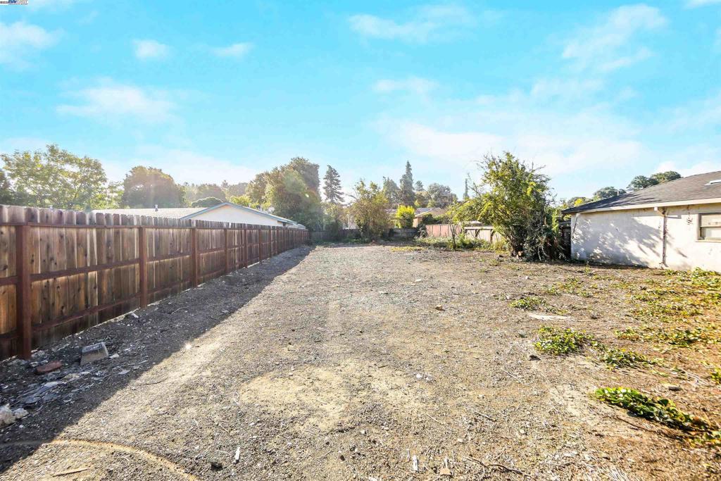 UPPER B STREET - Residential