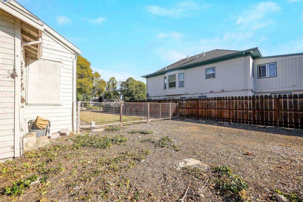 UPPER B STREET - Residential