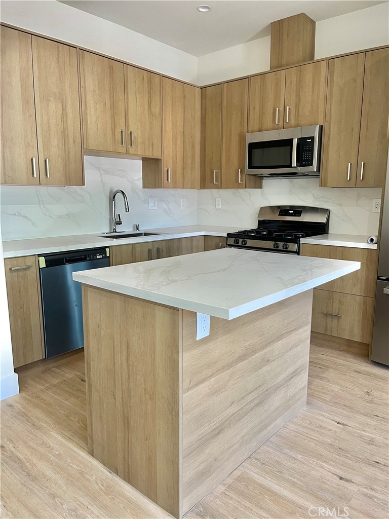 Properties 3 20430 Gresham Street