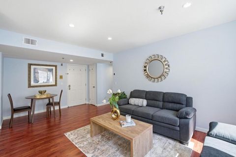 Photo of 711 S Bayshore Boulevard #6, San Mateo, CA 94401 (MLS # ML82039438)