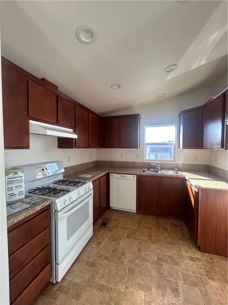 24725 Pennslyvania Avenue C22