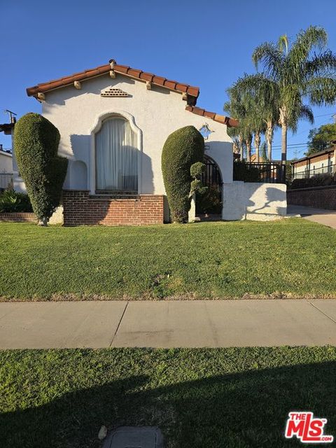 Photo of 4461 W 61st Street, Los Angeles, CA 90043 (MLS # 26652207)