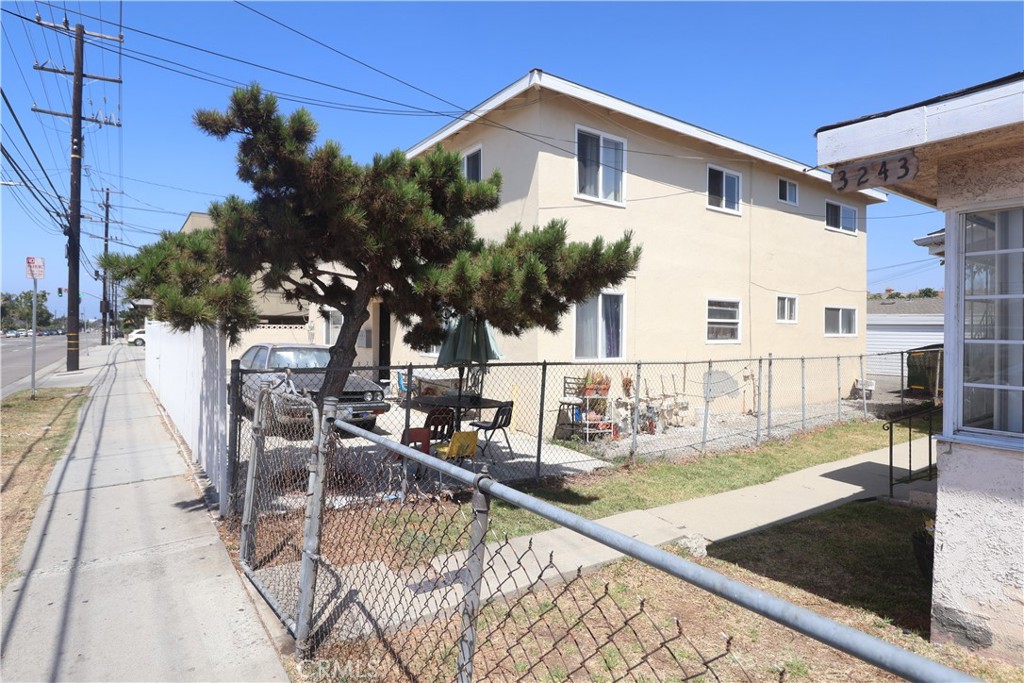 3245 Marine Avenue