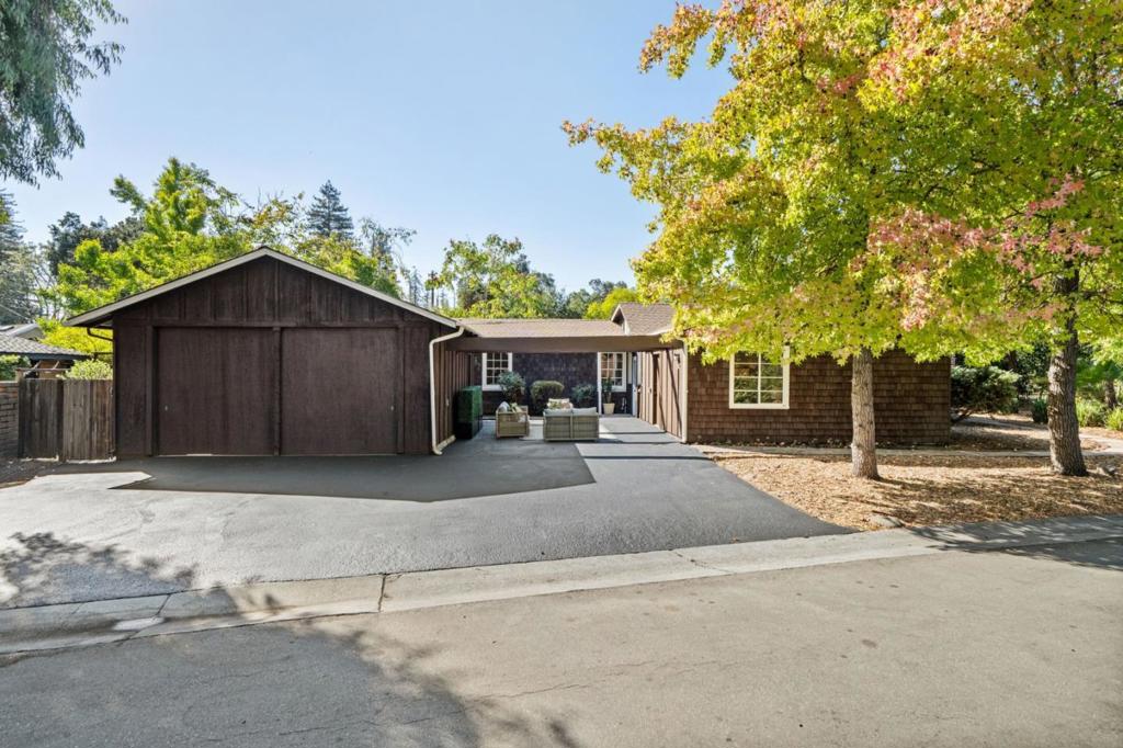 1055 Los Robles Avenue
