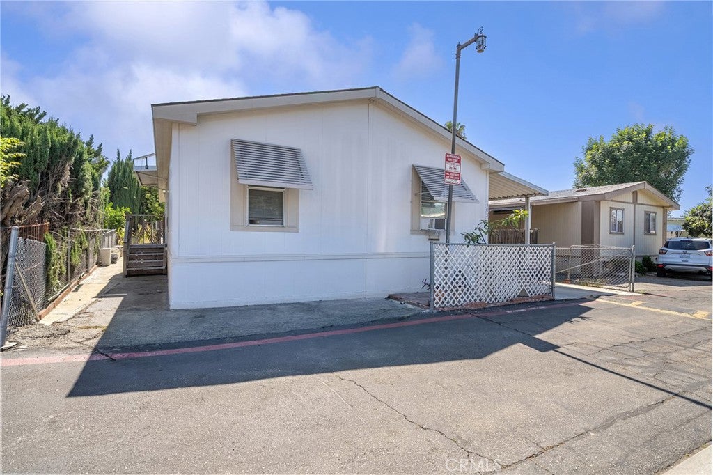 1401 W 9th 103