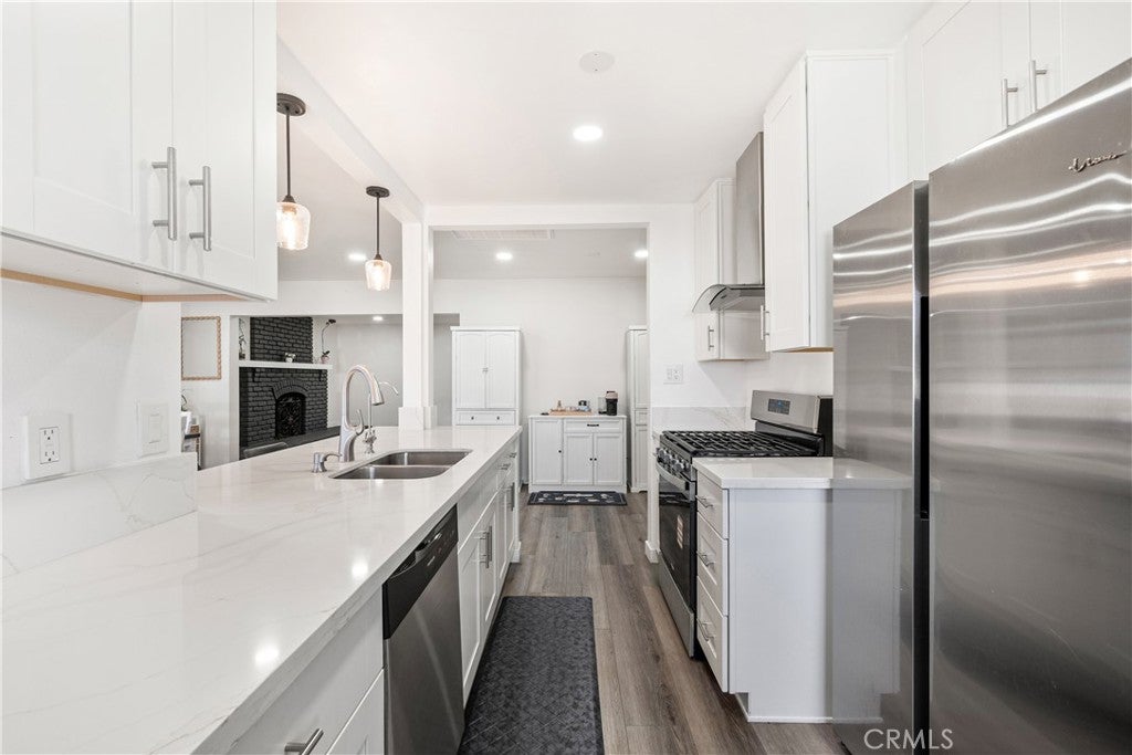 8030 Blandwood