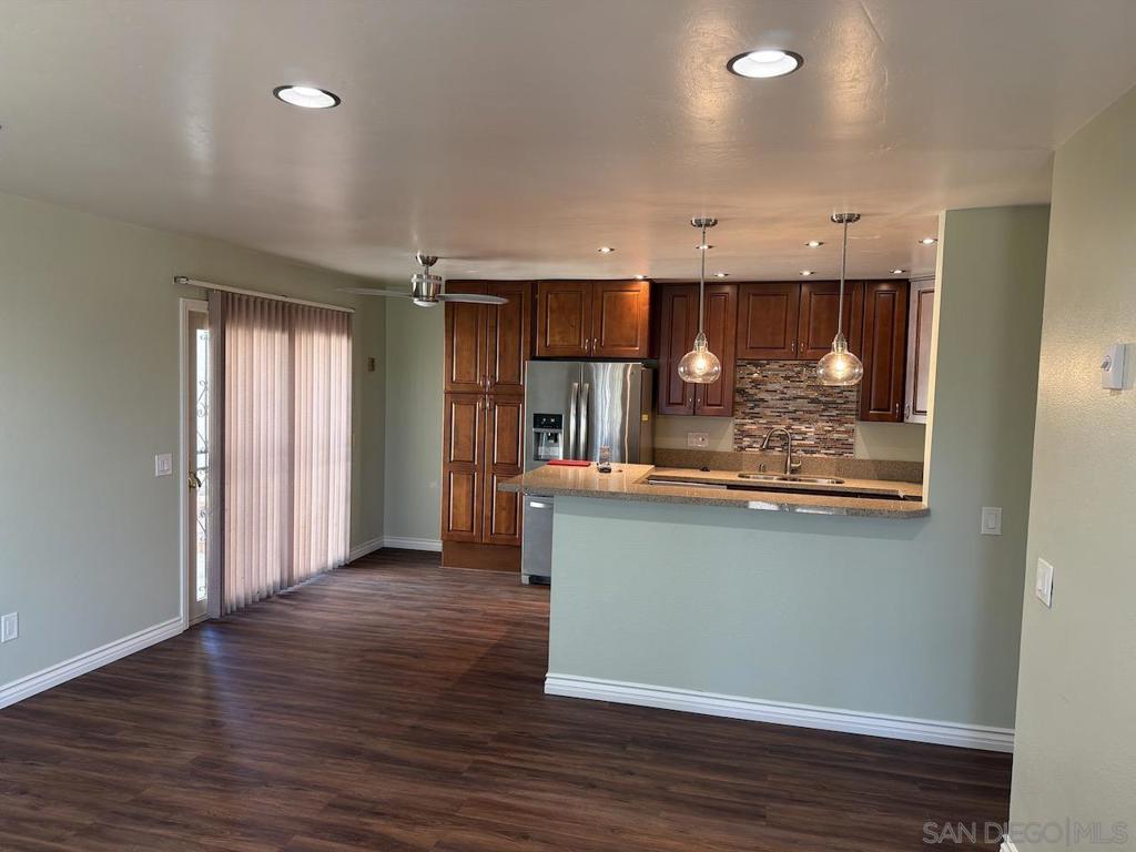 8119 Paradise Valley Ct