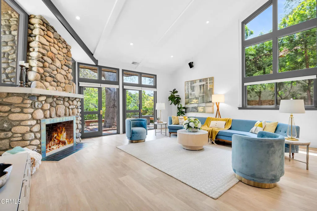 Sierra Madre, California 91024, United States, 3 Bedrooms Bedrooms, ,3 BathroomsBathrooms,Residential,Active,203245