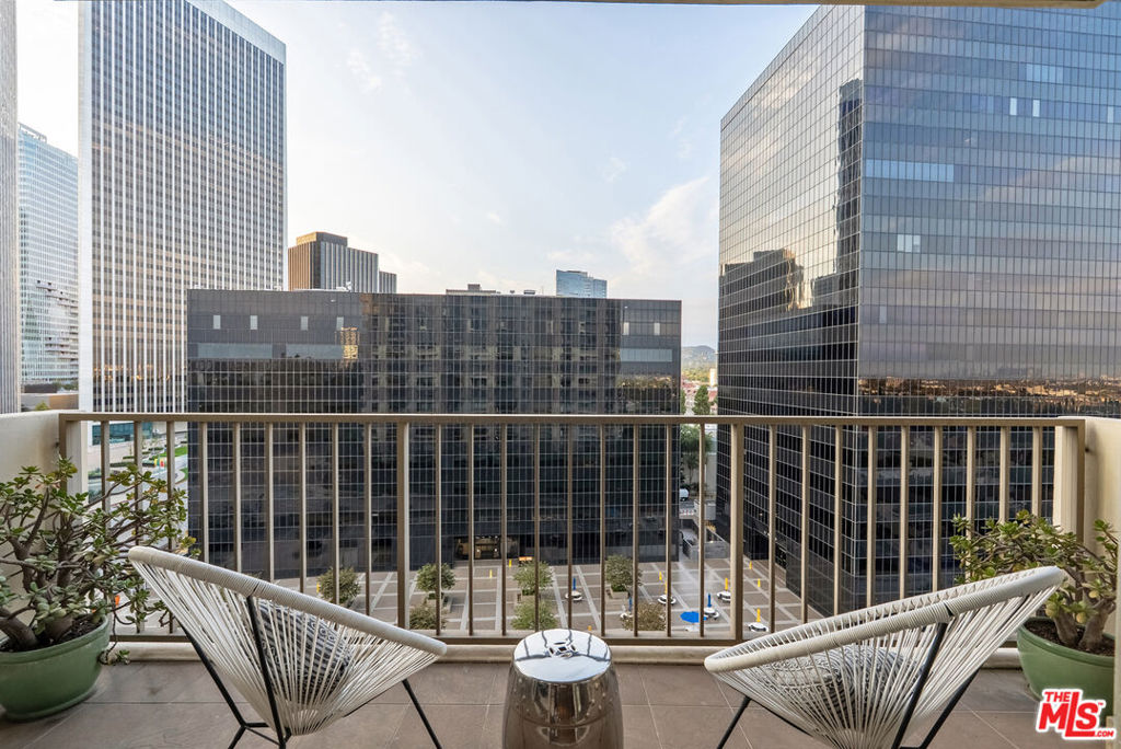 2160 Century Parkway 910