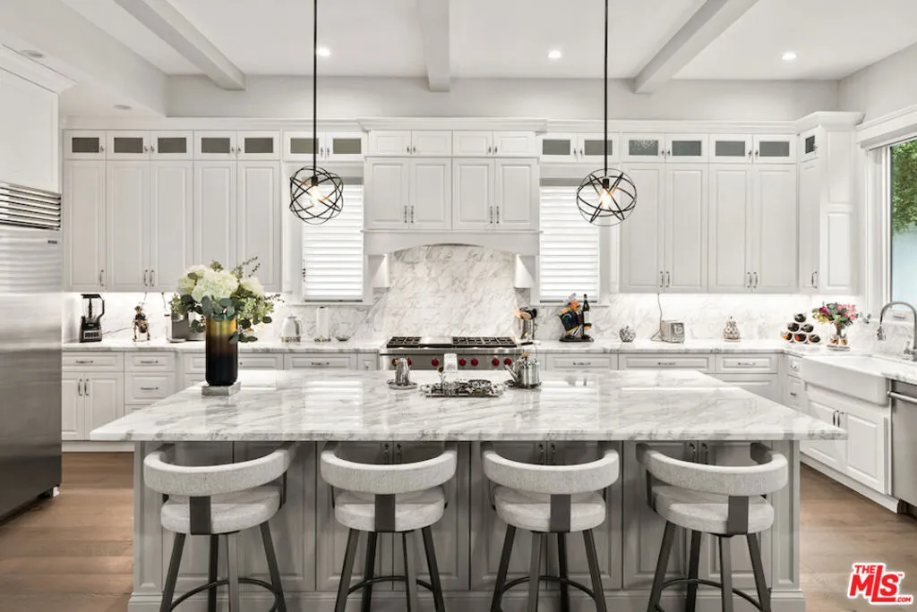 Manhattan Beach, California 90266, United States, 5 Bedrooms Bedrooms, ,7 BathroomsBathrooms,Residential,Active,227262