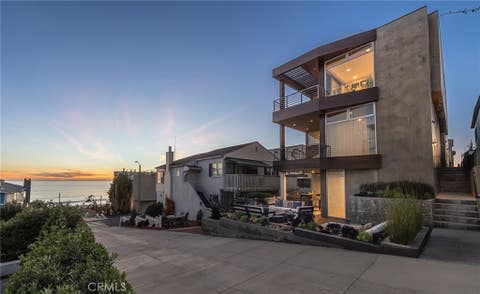 Photo of 121 16th Street, Manhattan Beach, CA 90266 (MLS # SB26063616)