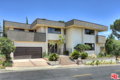 Photo of 2408 VENUS Drive, Los Angeles, CA 90046 (MLS # 26875555)