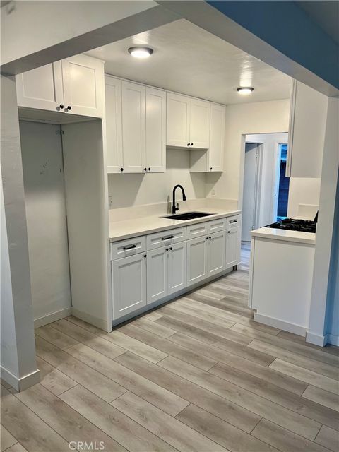1230 Omelveny A San Fernando CA 91340
