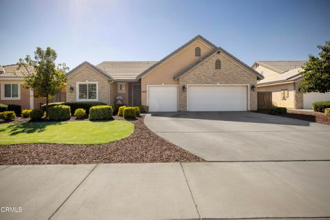 Photo of 4233 Aloe Court, Bakersfield, CA 93314 (MLS # V1-38643)