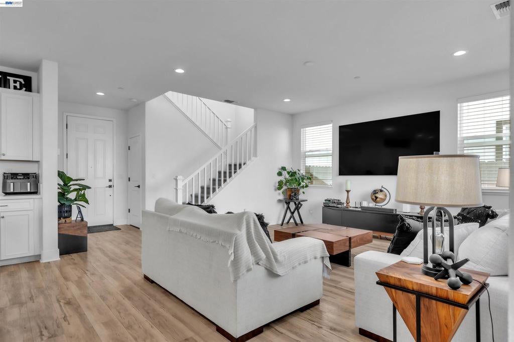 542 Datura Dr